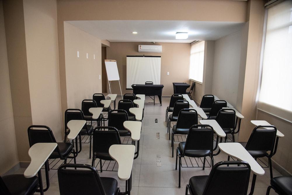 Getullio Hotel Κουιαμπά Εξωτερικό φωτογραφία
